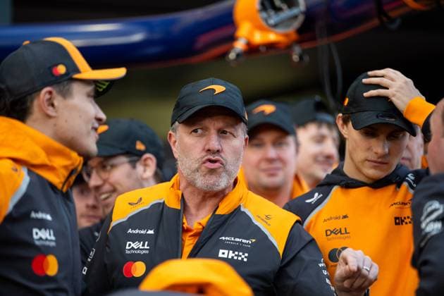 Zak Brown McLaren Formula 1 Team, Managing Director , next to Lando Norris McLaren Formula 1 Team, 04 , Oscar Piastri McLaren Formula 1 Team, 81 , AUS, Formula 1 World Championship, Luis Vuitton Australian Grand Prix, Albert Park Circuit Melbourne, Race, 2025 season, 16 03 2025 AUS, Formula 1 World Championship, Luis Vuitton Australian Grand Prix, Albert Park Circuit Melbourne, Race, 2025 season, 16 03 2025 Melbourne Copyright: xEibner-Pressefoto Memmlerx EP_MMR
