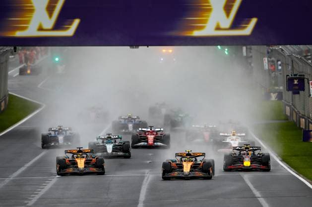 Start, 4 Lando Norris GBR, McLaren F1 Team , 81 Oscar Piastri AUS, McLaren F1 Team , 1 Max Verstappen NLD, Oracle Red Bull Racing , F1 Grand Prix of Australia at Albert Park Grand Prix Circuit on March 16, 2025 in Melbourne, Australia Photo by HOCH ZWEI Melbourne Australia