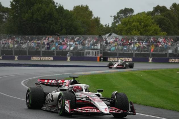FORMULA 1 LOUIS VUITTON AUSTRALIAN GRAND PRIX 2025 16 03 2025, Albert Park Circuit, Melbourne, FORMULA 1 LOUIS VUITTON AUSTRALIAN GRAND PRIX 2025 ,pictured Esteban Ocon FRA , MoneyGram Haas F1 Team, Oliver Bearman GBR nordphotoxGmbHx xBratic nph00250