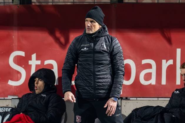 Heiko Herrlich Head Coach, SpVgg Unterhaching GER, TSV 1860 Muenchen vs SpVgg Unterhaching, Football, 3 Bundesliga, Matchday 29, Season 2024 2025, 15 03 2025 DFL DFB REGULATIONS PROHIBIT ANY USE OF PHOTOGRAPHS as IMAGE SEQUENCES and or QUASI VIDEO GER, TSV 1860 Muenchen vs SpVgg Unterhaching, Football, 3 Bundesliga, Matchday 29, Season 2024 2025, 15 03 2025 Muenchen Copyright: xEibner-Pressefoto HeikexFeinerx EP_HFR
