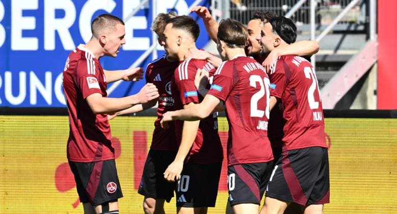 16 03 2025 Soccer Season 2024 2025 2 Soccer Bundesliga 26 Matchday 1 FC Nürnberg FCN Club SpVgg Greuther Fürth Kleeblatt Derby Frankenderby Sportfoto Zink xwoxzix DFL regulations prohibit any use of photographs as image sequences and or quasi video only for editorial use Torjubel Jubel Freude nach Treffer Tor Torschuß zum 1 0 durch Julian Justvan 10, 1 FC Nürnberg FCN