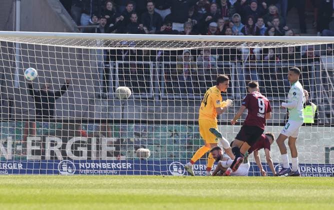 16 03 2025 Soccer Season 2024 2025 2 Soccer Bundesliga 26 Matchday 1 FC Nürnberg FCN Club SpVgg Greuther Fürth Kleeblatt Derby Frankenderby Sportfoto Zink DaMa xdaxmax DFL regulations prohibit any use of photographs as image sequences and or quasi video only for editorial use Tor Treffer Torschuß zum 2 0 Torschütze Julian Justvan 10, 1 FC Nürnberg FCN