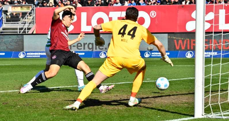 16 03 2025 Soccer season 2024 2025 2 Soccer Bundesliga 26 Matchday 1 FC Nürnberg FCN Club SpVgg Greuther Fürth Kleeblatt Derby Frankenderby Sportfoto Zink xwoxzix DFL regulations prohibit any use of photographs as image sequences and or quasi video only for editorial use Julian Justvan 10, 1 FC Nürnberg FCN scores goal Goal shot for 2 0 against Nahuel Noll 44, SpVgg Greuther Fürth