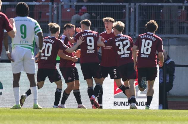 16 03 2025 Soccer Season 2024 2025 2 Soccer Bundesliga 26 Matchday 1 FC Nürnberg FCN Club SpVgg Greuther Fürth Kleeblatt Derby Frankenderby Sportfoto Zink DaMa xdaxmax DFL regulations prohibit any use of photographs as image sequences and or quasi video only for editorial use Jubel Freude Torjubel nach Tor zum 2 0 Julian Justvan 10, 1 FC Nürnberg FCN und Mannschaft Team jubelt freut sich Torschütze Julian Justvan 10, 1 FC Nürnberg FCN
