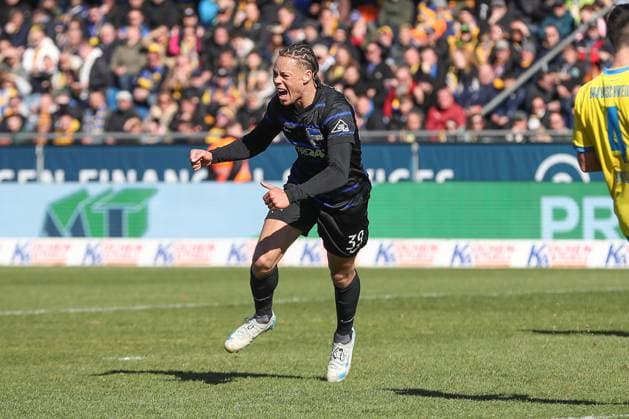 16 03 2025, xtgx, Fußball 2 Bundesliga, Eintracht Braunschweig Hertha BSC Berlin emspor, v l Derry Scherhant Hertha, 39 Jubel, Torjubel, jubelt ueber das Tor, celebrate the goal, celebration DFL DFB REGULATIONS PROHIBIT ANY USE OF PHOTOGRAPHS as IMAGE SEQUENCES and or QUASI VIDEO Braunschweig