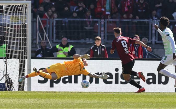 16 03 2025 Soccer Season 2024 2025 2 Soccer Bundesliga 26 Matchday 1 FC Nürnberg FCN Club SpVgg Greuther Fürth Kleeblatt Derby Frankenderby Sportfoto Zink DaMa xdaxmax DFL regulations prohibit any use of photographs as image sequences and or quasi video only for editorial use Tor Treffer Goal shot for 3 0 Goal scorer Stefanos Tzimas 9, 1 FC Nürnberg FCN vs Nahuel Noll 44, SpVgg Greuther Fürth