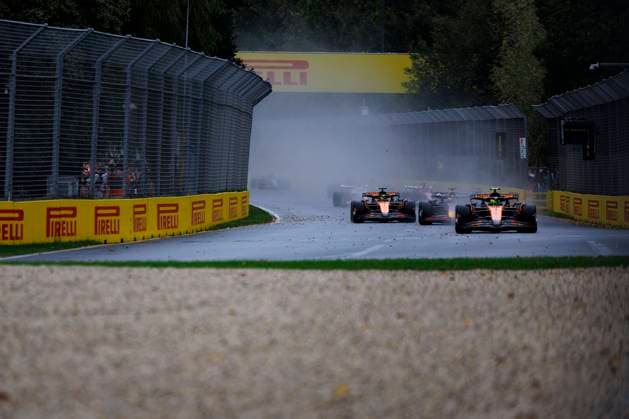 16th March 2025; Melbourne Grand Prix Circuit, Melbourne, Victoria, Australia; Australian Formula 1 Grand Prix; Race Day; Start of the race at the Australian Formula One, Lando Norris, Oscar Piastri, Max Verstappen  ActionPlus12762154 StephenxBlackberry