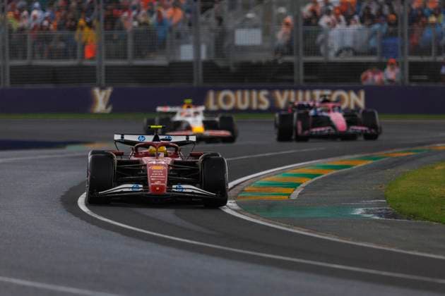 16th March 2025; Melbourne Grand Prix Circuit, Melbourne, Victoria, Australia; Australian Formula 1 Grand Prix; Race Day; Number 44 Scuderia Ferrari driver Lewis Hamilton in wet conditions during the race  ActionPlus12762249 StephenxBlackberry