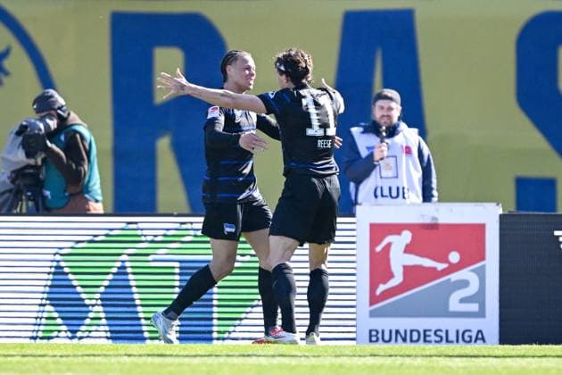 2 Liga Eintracht Braunschweig Hertha BSC Berlin on 16 03 2025 at Eintracht Stadion in Braunschweig Cheering, goal celebration, goal scorer, goal scorer Derry Scherhant Hertha BSC Berlin cheers after his goal to 0 2 with Fabian Reese Hertha BSC Berlin MT