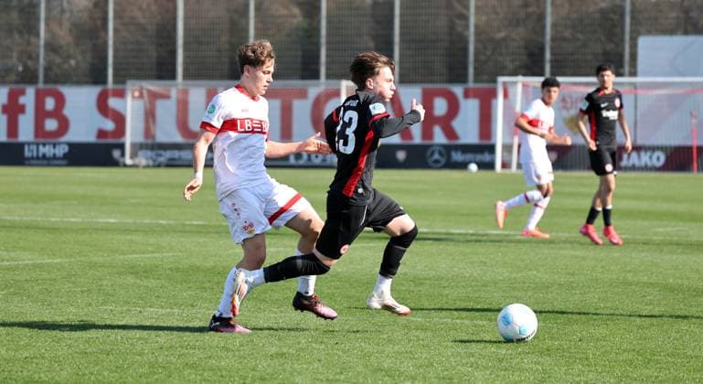 08 03 25 U17 VfB Stuttgart U17 Eintracht Frankfurt Germany, Stuttgart, 08 03 2025, Football, U17 DFB Youth League, U17 VfB Stuttgart U17 Eintracht Frankfurt v l Mykola Petrovskyi VfB Stuttgart , Niko Ilicevic Eintracht Frankfurt