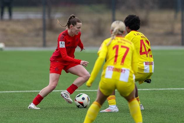 Duel between Sarah Ernst FC Bayern Muenchen II U20, 10 and Naika Reissner 1 FC Union Berlin, 42 , GER, FC Bayern Muenchen II vs 1 FC Union Berlin, Football, 2 Womens Bundesliga, Matchday 18, Season 2024 2025, 16 03 2025, GER, FC Bayern Muenchen II vs 1 FC Union Berlin, Football, 2 Womens Bundesliga, Matchday 18, Season 2024 2025, 16 03 2025 Muenchen Copyright: xEibner-Pressefoto JennixMaulx EP_JML