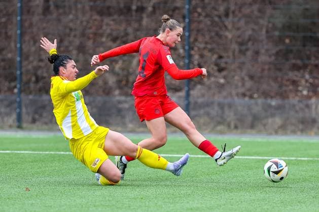 duel between Celina Senftl FC Bayern Muenchen II U20, 11 and Eleni Markou 1 FC Union Berlin, 22 , GER, FC Bayern Muenchen II vs 1 FC Union Berlin, Football, 2 Womens Bundesliga, Matchday 18, Season 2024 2025, 16 03 2025, GER, FC Bayern Muenchen II vs 1 FC Union Berlin, Football, 2 Womens Bundesliga, Matchday 18, Season 2024 2025, 16 03 2025 Muenchen Copyright: xEibner-Pressefoto JennixMaulx EP_JML