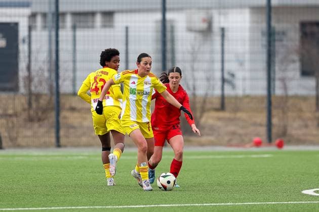 duel between Lisa Heiseler 1 FC Union Berlin, 07 and Sophia Weixler FC Bayern Muenchen II U20, 16 , GER, FC Bayern Muenchen II vs 1 FC Union Berlin, Football, 2 Womens Bundesliga, Matchday 18, Season 2024 2025, 16 03 2025, GER, FC Bayern Muenchen II vs 1 FC Union Berlin, Football, 2 Womens Bundesliga, Matchday 18, Season 2024 2025, 16 03 2025 Muenchen Copyright: xEibner-Pressefoto JennixMaulx EP_JML