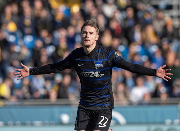 Soccer, Men, Season 2024 2025, 2 Bundesliga 26 Matchday , Eintracht Braunschweig Hertha BSC, Marten Winkler Hertha BSC , Cheering after goal to 1 5, 16 03 2025, Copyright: xSebastianxRäppold MatthiasxKochx