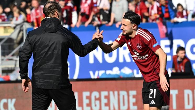 16 03 2025 Soccer Season 2024 2025 2 Soccer Bundesliga 26 Matchday 1 FC Nürnberg FCN Club SpVgg Greuther Fürth Kleeblatt Derby Frankenderby Sportfoto Zink xwoxzix DFL regulations prohibit any use of photographs as image sequences and or quasi video only for editorial use Marco Konrad Co Trainer SpVgg Greuther Fürth Berkay Yilmaz 21, 1 FC Nürnberg FCN Handshake Handshake after end of match