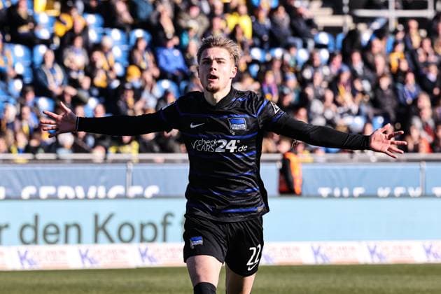 Goal celebration goal scorer Marten Winkler BSC Berlin,22 scores to 1 5 2 Bundesliga season 2024 2025 Eintracht Braunschweig vs Hertha BSC Berlin at Eintracht Stadium in Braunschweig action,soccer,man,men,Germany,16 03 2025