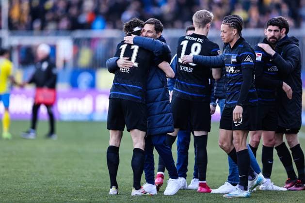 Coach Stefan Leitl with Fabian Reese Hertha BSC Berlin,11 and Derry Scherhant Hertha BSC Berlin,39 2 Bundesliga season 2024 2025 Eintracht Braunschweig vs Hertha BSC Berlin at Eintracht Stadium in Braunschweig Football,men,men,Germany,16 03 2025