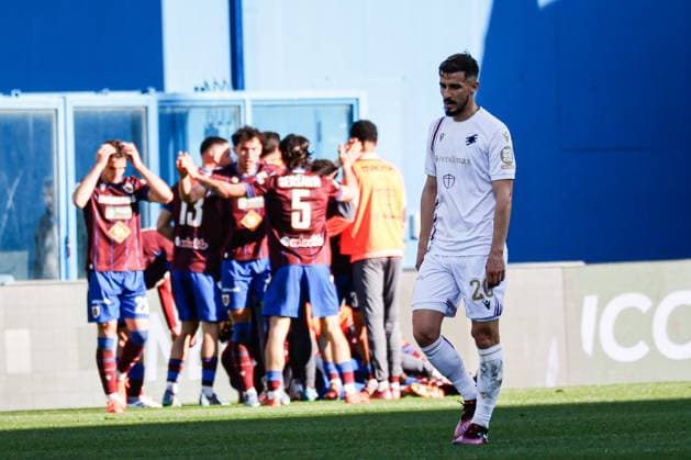 La delusione di Remi Oudin (Sampdoria) durante la partita tra Reggiana e Sampdoria del Campionato italiano di calcio Serie BKT 2024 2025 - Mapei Stadium Reggio Emilia Italia 16 Marzo 2025- (foto di Luca Diliberto LaPresse)  Copyright: xLucaDiliberto LaPressex