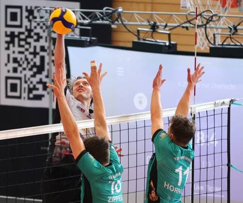 BAU 16 03 2025, Germany, Ludwigsburg, Volleyball 2 Bundesliga, Barock Volleys Ludwigsburg vs TSV Mimmenhausen, f l Ben Simon Bonin Barock , Pascal Zippel Mim , Philipp Hornung Mim