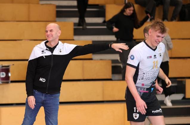 BAU 16 03 2025, Germany, Ludwigsburg, Volleyball 2 Bundesliga, Barock Volleys Ludwigsburg vs TSV Mimmenhausen, f l Barock coach Michael Dornheim, Raphael Noz Barock