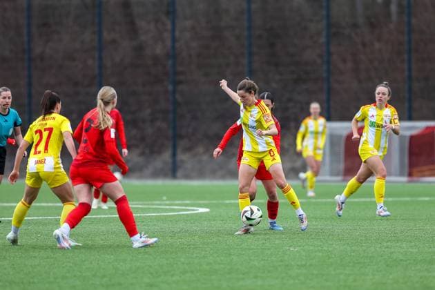 Celine Frank 1 FC Union Berlin, 06 with ball in duel, GER, FC Bayern Muenchen II vs 1 FC Union Berlin, Football, 2 Womens Bundesliga, Matchday 18, Season 2024 2025, 16 03 2025, GER, FC Bayern Muenchen II vs 1 FC Union Berlin, Football, 2 Womens Bundesliga, Matchday 18, Season 2024 2025, 16 03 2025 Muenchen Copyright: xEibner-Pressefoto JennixMaulx EP_JML