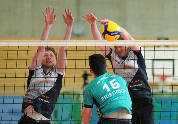 BAU 16 03 2025, Germany, Ludwigsburg, Volleyball 2 Bundesliga, Barock Volleys Ludwigsburg vs TSV Mimmenhausen, f l Philipp Herrmann Barock , Philipp Friedrich Mim , Ben Simon Bonin Barock