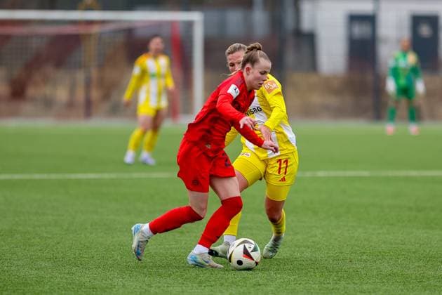 duel between Laura Gloning FC Bayern Muenchen II U20, 27 and Dina Orschmann 1 FC Union Berlin, 11 , GER, FC Bayern Muenchen II vs 1 FC Union Berlin, Football, 2 Womens Bundesliga, Matchday 18, Season 2024 2025, 16 03 2025, GER, FC Bayern Muenchen II vs 1 FC Union Berlin, Football, 2 Womens Bundesliga, Matchday 18, Season 2024 2025, 16 03 2025 Muenchen Copyright: xEibner-Pressefoto JennixMaulx EP_JML