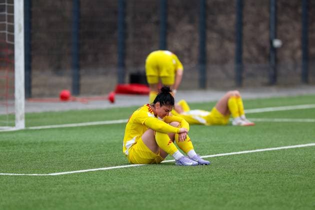Disappointed players from 1 FC Union Berlin after the final whistle, Eleni Markou 1 FC Union Berlin, 22 sitting on the ground, Emotions, GER, FC Bayern Muenchen II vs 1 FC Union Berlin, Football, 2 Womens Bundesliga, Matchday 18, Season 2024 2025, 16 03 2025, GER, FC Bayern Muenchen II vs 1 FC Union Berlin, Football, 2 Womens Bundesliga, Matchday 18, Season 2024 2025, 16 03 2025 Muenchen Copyright: xEibner-Pressefoto JennixMaulx EP_JML