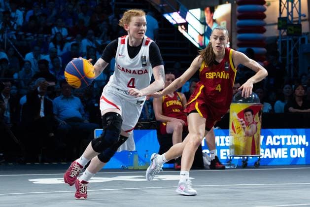 Basketball, Frauen, FIBA 3x3 Champions Cup in Bangkok, Finale, Kanada - Spanien Women s Final FIBA Basketball 3x3 Champions Cup, Canada Vs Spain - 16 Mar 2025 Kacie Bosch (L) of Canada and Alba Prieto (R) Spain seen in action during the women s FIBA Basketball 3x3 Champions Cup 2025 final match between Canada and Spain at Central World. Final score; Canada 15 : 13 Spain. Bangkok Thailand Copyright: xPeeraponxBoonyakiatx xSOPAxImagesx 3x3W-final21-3