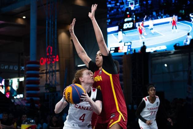 Basketball, Frauen, FIBA 3x3 Champions Cup in Bangkok, Finale, Kanada - Spanien Women s Final FIBA Basketball 3x3 Champions Cup, Canada Vs Spain - 16 Mar 2025 Kacie Bosch (L) of Canada and Cecilia Muhate (R) of Spain seen in action during the women s FIBA Basketball 3x3 Champions Cup 2025 final match between Canada and Spain at Central World. Final score; Canada 15 : 13 Spain. Bangkok Thailand Copyright: xPeeraponxBoonyakiatx xSOPAxImagesx 3x3W-final21-4