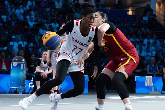 Basketball, Frauen, FIBA 3x3 Champions Cup in Bangkok, Finale, Kanada - Spanien Women s Final FIBA Basketball 3x3 Champions Cup, Canada Vs Spain - 16 Mar 2025 Saicha Grant-Allen (L) of Canada and Cecilia Muhate (R) of Spain seen in action during the women s FIBA Basketball 3x3 Champions Cup 2025 final match between Canada and Spain at Central World. Final score; Canada 15 : 13 Spain. Bangkok Thailand Copyright: xPeeraponxBoonyakiatx xSOPAxImagesx 3x3W-final21-6