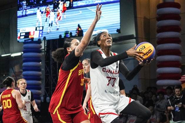 Basketball, Frauen, FIBA 3x3 Champions Cup in Bangkok, Finale, Kanada - Spanien FIBA 3x3 Champions Cup 2025. Spain s Cecilia Muhate (left) competes against Canada s Saicha Grant-Allen (right) during the women s FIBA basketball 3x3 Champions Cup 2025 final game between Spain and Canada in Bangkok, Thailand, on March 16, 2025. Bangkok Bangkok Thailand  Copyright: xAnusakxLaowilasx originalFilename:laowilas-notitle250316_npagI.jpg