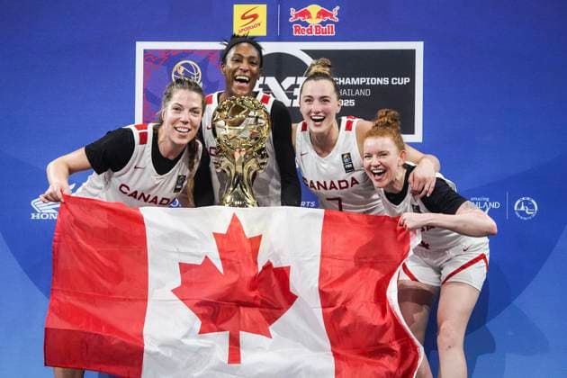 Basketball, Frauen, FIBA 3x3 Champions Cup in Bangkok, Finale, Kanada - Spanien FIBA 3x3 Champions Cup 2025. Canada s players celebrate with the trophy after winning the women s FIBA Basketball 3x3 Champions Cup 2025 final game between Spain and Canada in Bangkok, Thailand, on March 16, 2025. Bangkok Bangkok Thailand  Copyright: xAnusakxLaowilasx originalFilename:laowilas-notitle250316_npkKs.jpg