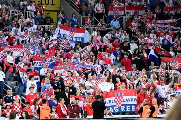 Handball, EM Quali, Kroatien - Tschechien Croatia, Zagreb, 160325. Arena Zagreb. EURO handball qualification match Croatia - Czech Republic. In the photo: fans. Foto: Goran Mehkek CROPIX Copyright: xxGoranxMehkekx hrvatska_ceska173-160325