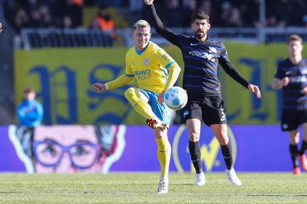 16 03 2025, xtgx, Soccer 2 Bundesliga, Eintracht Braunschweig Hertha BSC Berlin emspor, v l Lino Tempelmann Braunschweig DFL DFB REGULATIONS PROHIBIT ANY USE OF PHOTOGRAPHS as IMAGE SEQUENCES and or QUASI VIDEO Braunschweig