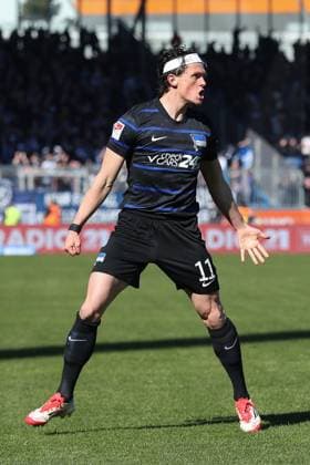 16 03 2025, xtgx, Fußball 2 Bundesliga, Eintracht Braunschweig Hertha BSC Berlin emspor, v l Fabian Reese Hertha, 11 Jubel, Torjubel, jubelt ueber das Tor, celebrate the goal, celebration DFL DFB REGULATIONS PROHIBIT ANY USE OF PHOTOGRAPHS as IMAGE SEQUENCES and or QUASI VIDEO Braunschweig