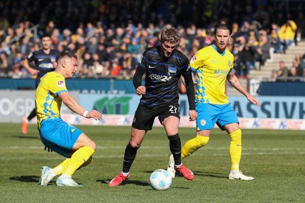 16 03 2025, xtgx, Soccer 2 Bundesliga, Eintracht Braunschweig Hertha BSC Berlin emspor, v l Michael Cuisance Hertha, 27 DFL DFB REGULATIONS PROHIBIT ANY USE OF PHOTOGRAPHS as IMAGE SEQUENCES and or QUASI VIDEO Braunschweig