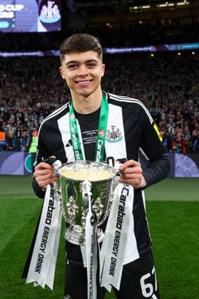 Lewis Miley of Newcastle United celebrates with the Carabao Cup trophy Liverpool v Newcastle United, EFL Carabao Cup, Final, Football, Wembley Stadium, London, UK - 16 Mar 2025 EDITORIAL USE ONLY No use with unauthorised audio, video, data, fixture lists, club league logos or live services. Online in-match use limited to 120 images, no video emulation. No use in betting, games or single club league player publications.  Copyright: xKieranxMcManus Shutterstockx 15200281lm