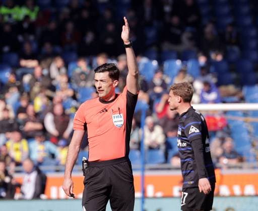 Referee Florian Badstuebner Football, Men, Season 2024 2025 2 BL, Eintracht Stadion, Eintracht Braunschweig vs Hertha BSC Berlin, 1 5 DFL REGULATIONS PROHIBIT ANY USE OF PHOTOGRAPHS AS IMAGE SEQUENCES AND OR QUASI VIDEO