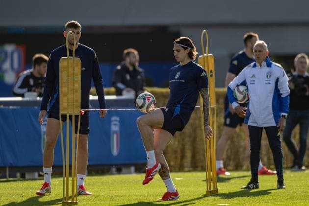 Italy Training Session & press conference, PK, Pressekonferenz Italy player Riccardo Calafiori participates in the training session at BPER Training Centre in Appiano Gentile, Como, Italy, on March 17, 2025. Appiano Gentile Italy  Copyright: xGiacomoxCosuax originalFilename:cosua-notitle250317_npPQW.jpg