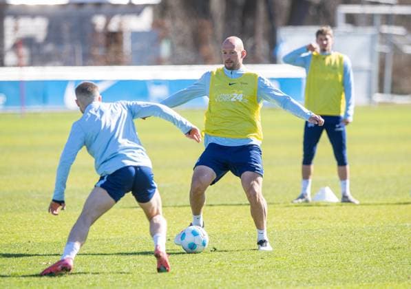 Soccer, Men, Season 2024 25, 2 Bundesliga, Hertha BSC, Training, v l Jonjoe Kenny Hertha BSC , Toni Leistner Hertha BSC , 18 03 2025, Copyright: xSebastianxRäppold MatthiasxKochx