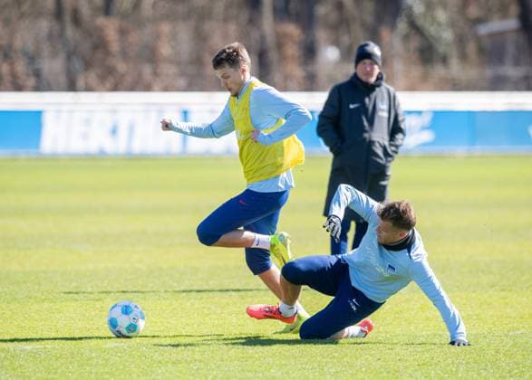 Soccer, Men, Season 2024 25, 2 Bundesliga, Hertha BSC, Training, f l Marlon Morgenstern Hertha BSC , Florian Niederlechner Hertha BSC , 18 03 2025, Copyright: xSebastianxRäppold MatthiasxKochx