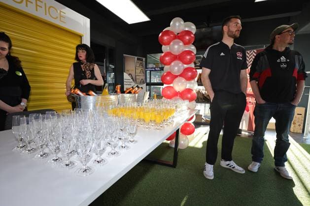 18 03 2025 Soccer 1 FC Nuremberg FCN Club Kick Off event for the 125th anniversary of 1 FC Nuremberg Sportfoto Zink DaMa xdaxmax Symbolbild Symbol photo Feature Impression Champagne reception at the entrance