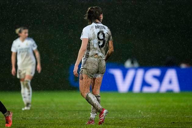 March 18, 2025, Valdebebas, Madrid, SPAIN: Signe Bruun of Real Madrid in action during the UEFA WomenÃ¢â‚¬â ¢s Champions League Quarter Final first leg, football match played between Real Madrid CF and Arsenal FC at Alfredo Di Stefano stadium on March 18, 2025, in Valdebebas, Madrid, Spain. Valdebebas SPAIN - ZUMAa181 20250318_zaa_a181_063 Copyright: xOscarxJ.xBarrosox