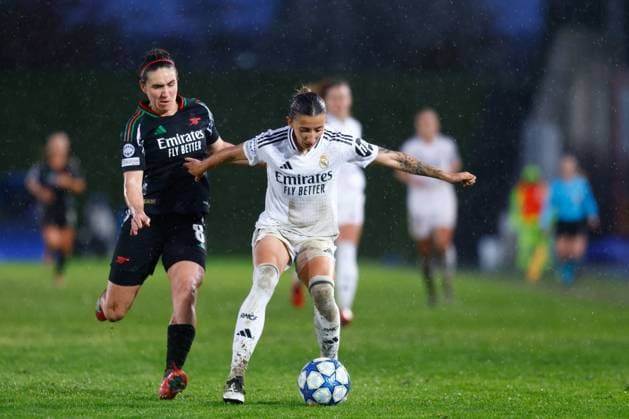 March 18, 2025, Valdebebas, Madrid, SPAIN: Mariona Caldentey of Arsenal FC and Sheila Garcia of Real Madrid in action during the UEFA WomenÃ¢â‚¬â ¢s Champions League Quarter Final first leg, football match played between Real Madrid CF and Arsenal FC at Alfredo Di Stefano stadium on March 18, 2025, in Valdebebas, Madrid, Spain. Valdebebas SPAIN - ZUMAa181 20250318_zaa_a181_073 Copyright: xDennisxAgyemanx