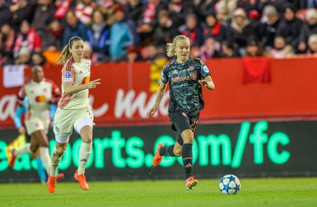 GER, Munich, FC Bayern Munich vs Olympique Lyon, WomenÂs Champions League, Football, UEFA, Season 2024 2025, FC Bayern Campus, Quarterfinals, pictured from l Damaris Egurrola Olympique Lyon 13 , Pernille Harder FC Bayern Munich Women 21 DFB DFL REGULATIONS PROHIBIT ANY USE OF PHOTOGRAPHS AS IMAGE SEQUENCES AND OR QUASI VIDEO, 18 03 2024, Copyright: HMBxMedia HendrikxHamelau