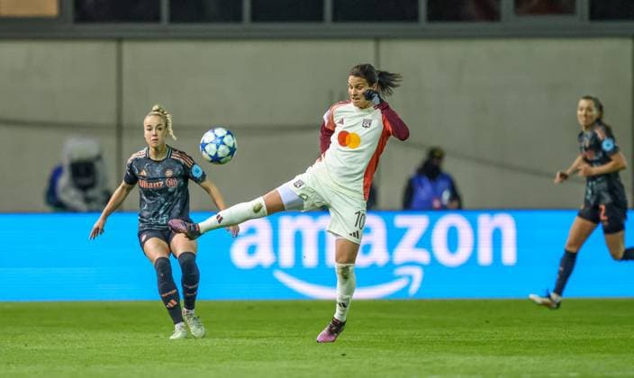 GER, Munich, FC Bayern Munich vs Olympique Lyon, WomenÂs Champions League, Football, UEFA, Season 2024 2025, FC Bayern Campus, Quarterfinals, pictured from l Giulia Gwinn FC Bayern Munich Women 7 , Dzenifer Marozsan Olympique Lyon 10 DFB DFL REGULATIONS PROHIBIT ANY USE OF PHOTOGRAPHS AS IMAGE SEQUENCES AND OR QUASI VIDEO, 18 03 2024, Copyright: HMBxMedia HendrikxHamelau