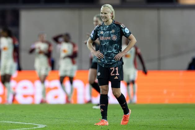 Pernille Harder FC Bayern Muenchen Women, 21 annoyed about the goal for 0 1 after 35 minutes GER, FC Bayern Muenchen vs Olympique Lyon, Football, UEFA Womans Champions League, quarter-final first leg, 2024 2025 season, 18 03 2025 GER, FC Bayern Muenchen vs Olympique Lyon, Football, UEFA Womans Champions League, quarter-final first leg, 2024 2025 season, 18 03 2025 Muenchen Copyright: xEibner-Pressefoto HeikexFeinerx EP_HFR