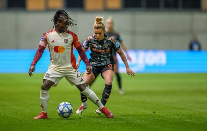 GER, Munich, FC Bayern Munich vs Olympique Lyon, WomenÂs Champions League, Football, UEFA, Season 2024 2025, FC Bayern Campus, Quarterfinals, pictured from l Tabitha Chawinga Olympique Lyon 22 , Linda Dallmann FC Bayern Munich Women 10 DFB DFL REGULATIONS PROHIBIT ANY USE OF PHOTOGRAPHS AS IMAGE SEQUENCES AND OR QUASI VIDEO, 18 03 2024, Copyright: HMBxMedia HendrikxHamelau