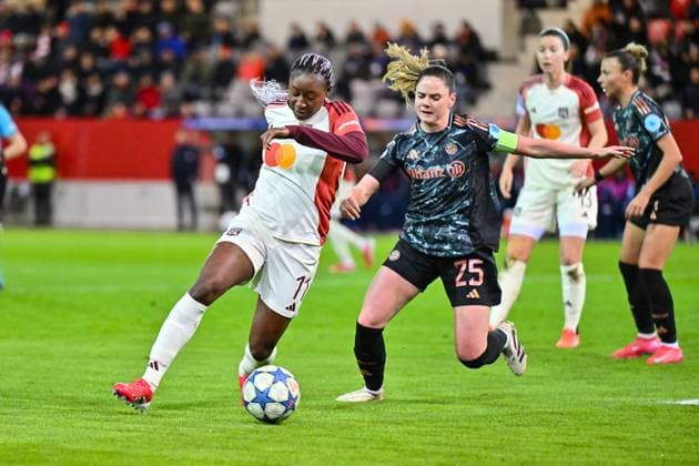 UEFA Womens s Champions League FC Bayern Munich Women Olympique Lyonnais 18 03 2025 In duel Kadidiatou DIANI Olympique Lyonnais 11 and Sarah ZADRAZIL FCB 25 duel Women s Champions League FC Bayern Muenchen Olympique Lyon, FC Bayern Campus venue on 18 03 2025 Copyright: xBEAUTIFULxSPORTS Goldbergx